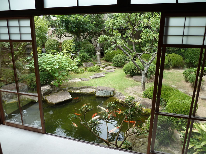 สวนในที่ราบแบบเขียวชอุ่ม